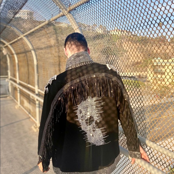 men's jacket on the lining finished with sequins, fringes and metal decorations - Picture 5 of 16